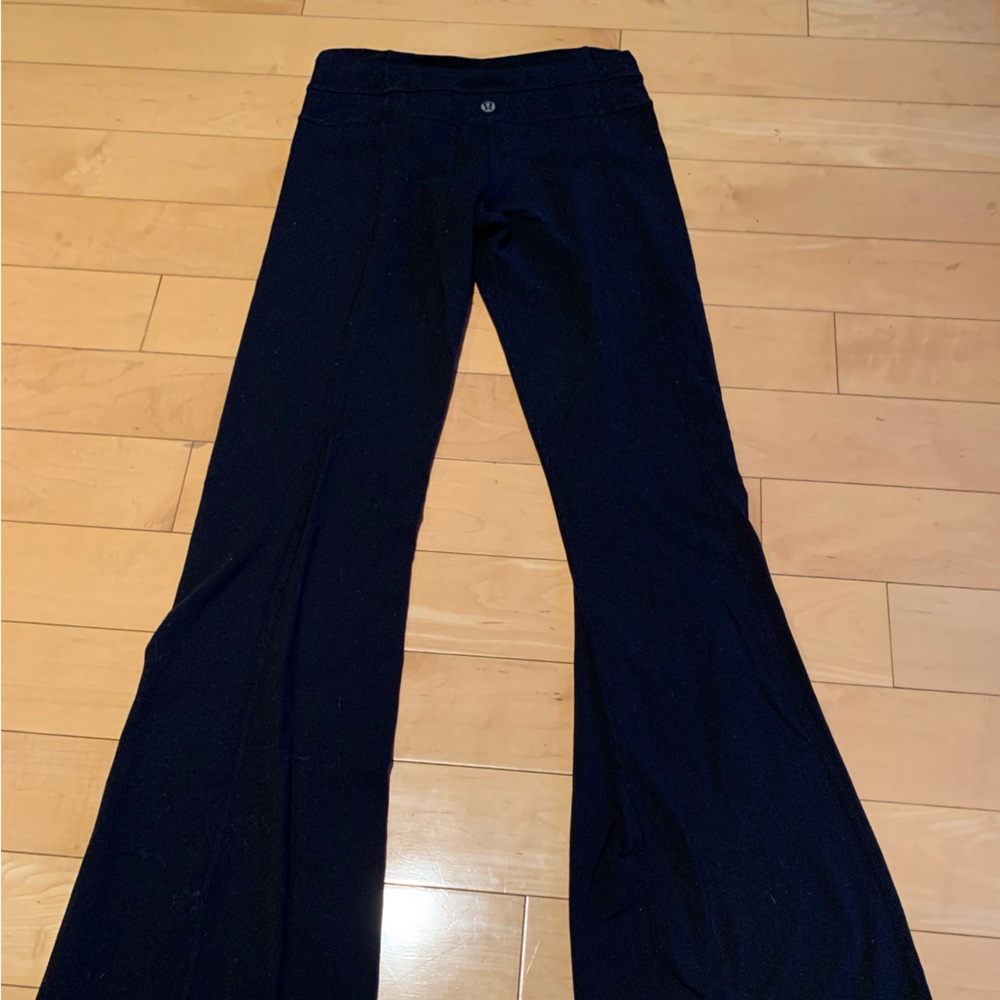 Lululemon flair leggings. Women’s size small. Black, great condition!